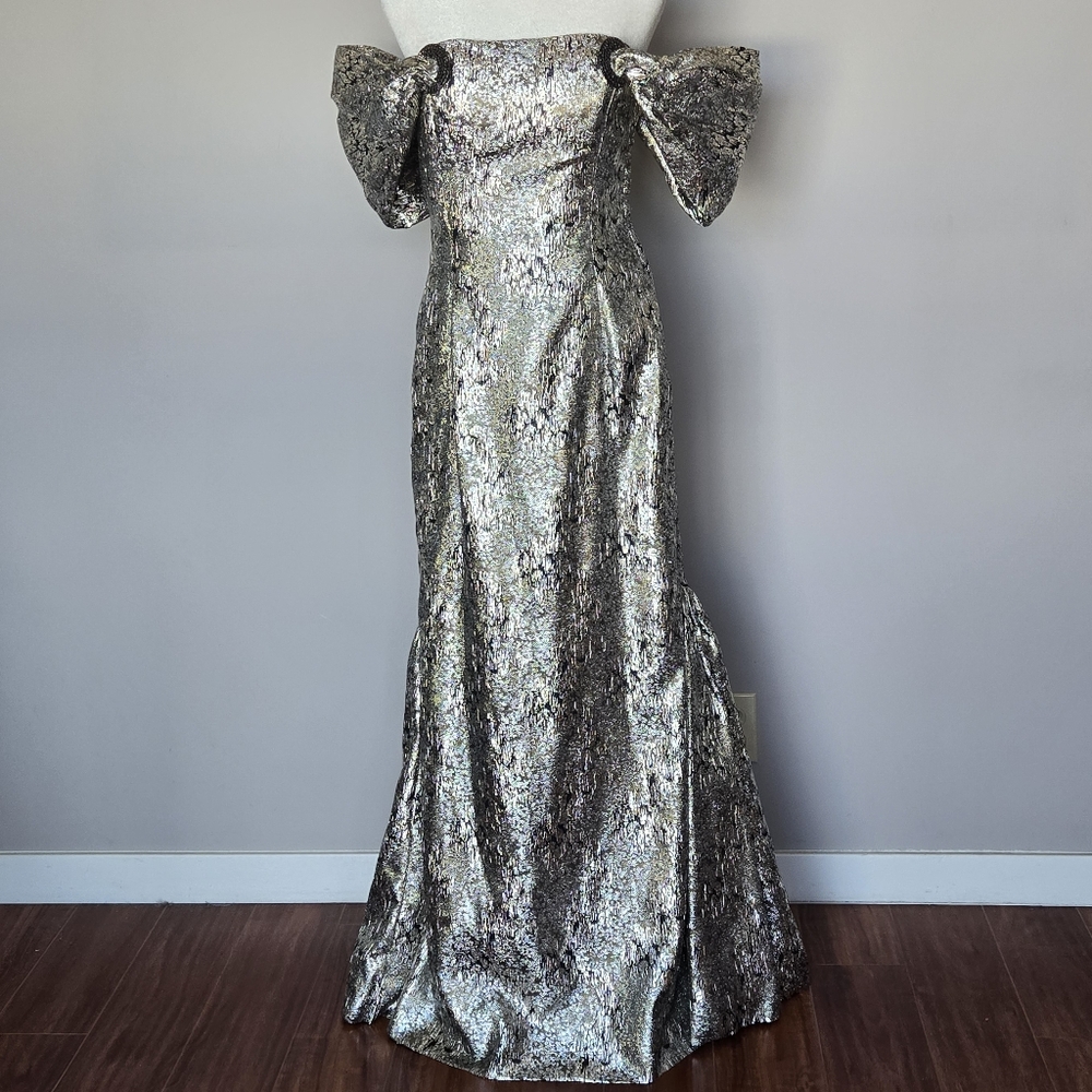 Victor Costa Metallic Silver Puff-Sleeve Maxi Gown - Picture 4 of 15